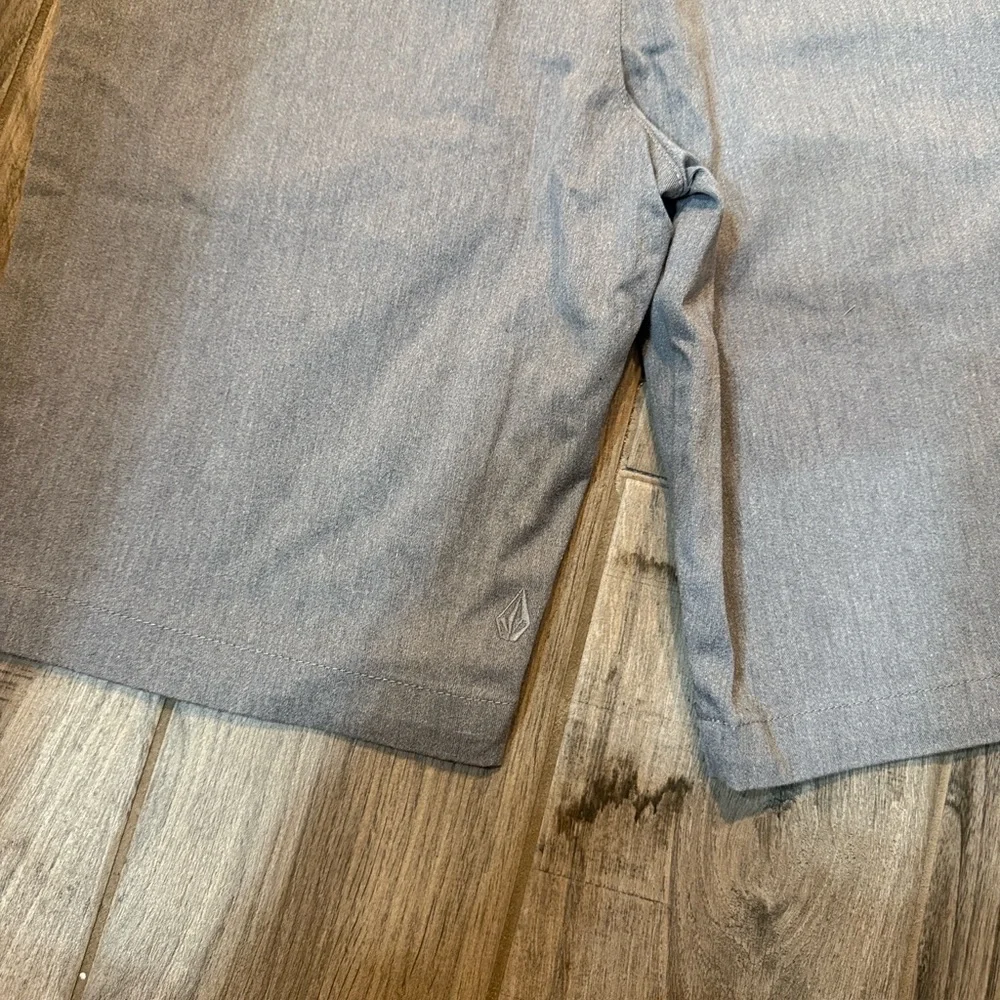 Volcom Men's VMonty Stretch Shorts Gray Size 30‎ NWT MSRP $50